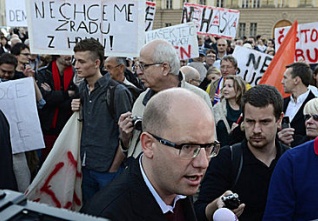 Demonstrace na podporu Sobotky 