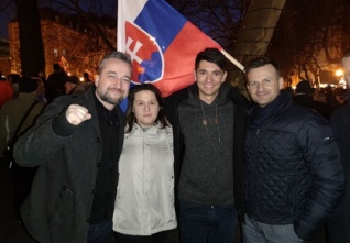 demonstrace blava mier